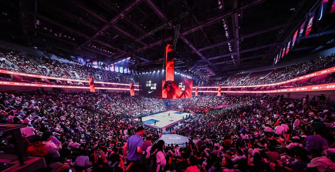 爱游戏体育官网-赛场精彩绝伦，观众为之沸腾欢呼