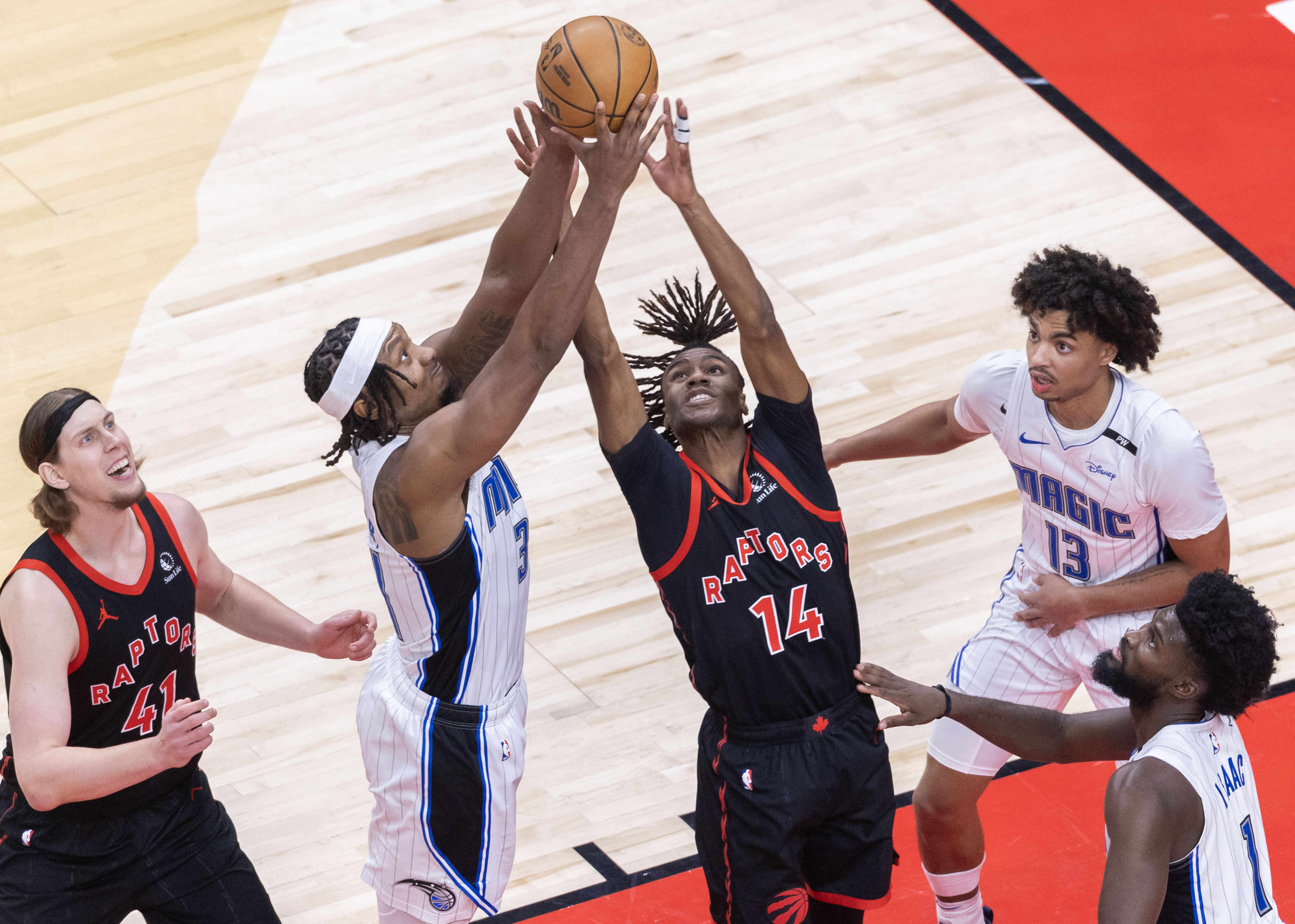 爱游戏娱乐-猛龙阵容齐整强势，轻松取得胜利的简单介绍