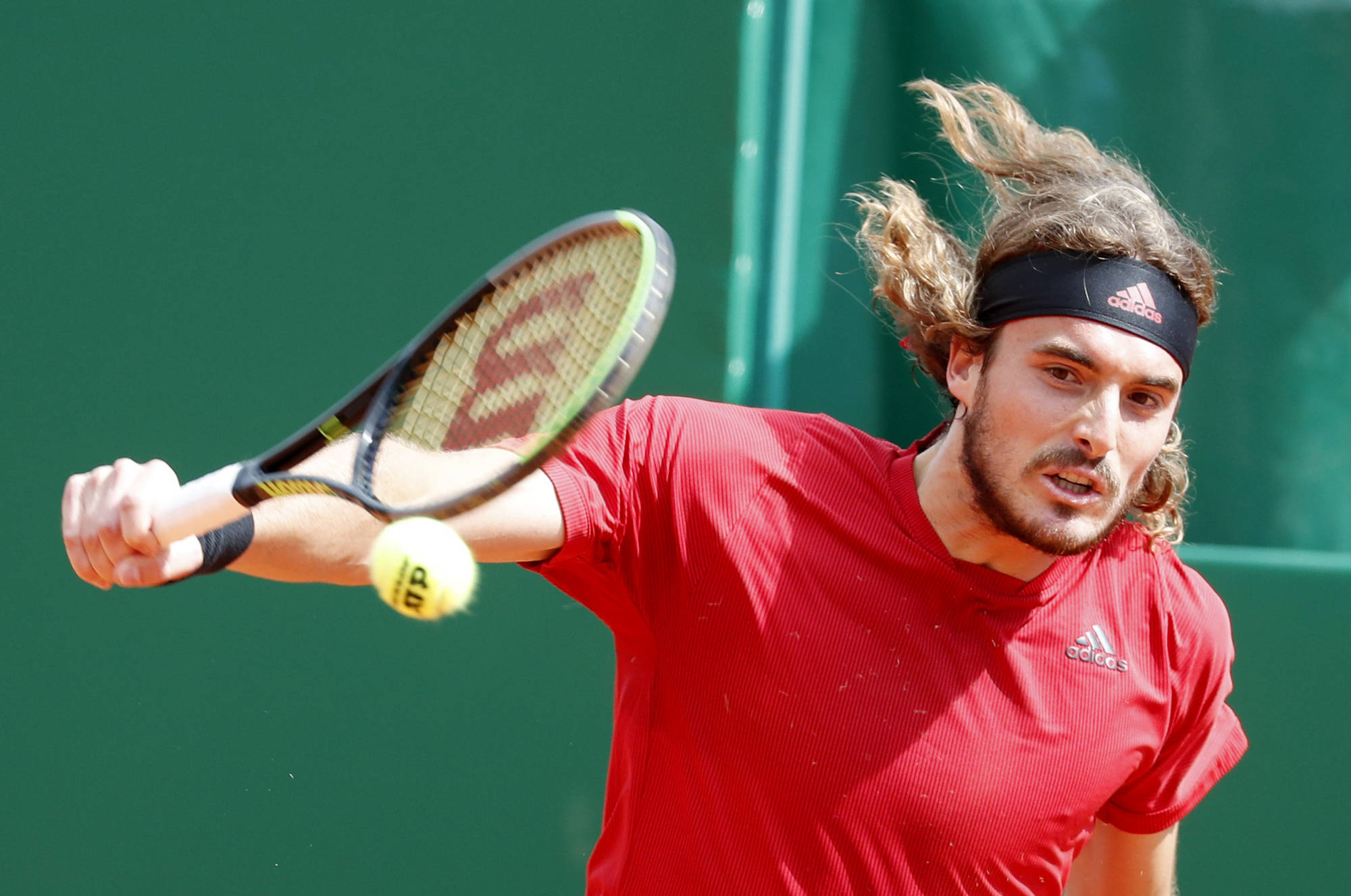 爱游戏下载-关于西班牙网球队绝地反击英国网球队，西西帕斯绝境逆转的信息