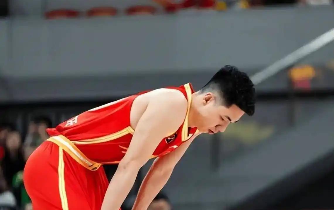 山西球员精准传球，为球队夺冠铺路的简单介绍