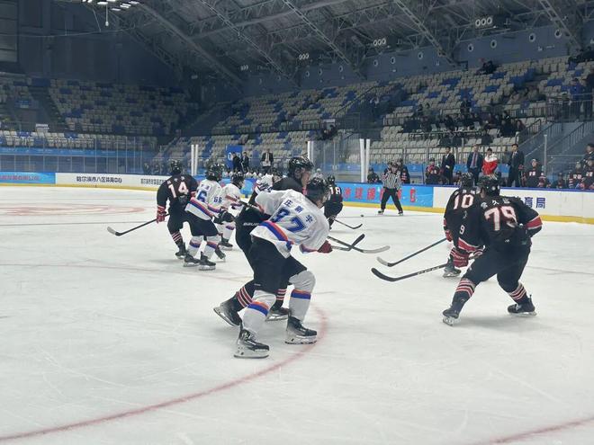 北京队大胜贵州队，领跑积分榜