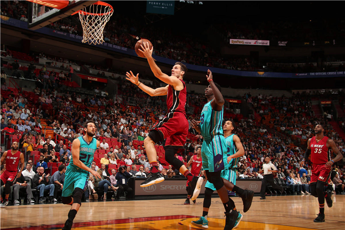 爱游戏大厅-黄蜂队主场战绩出色，成为主队保卫堡垒