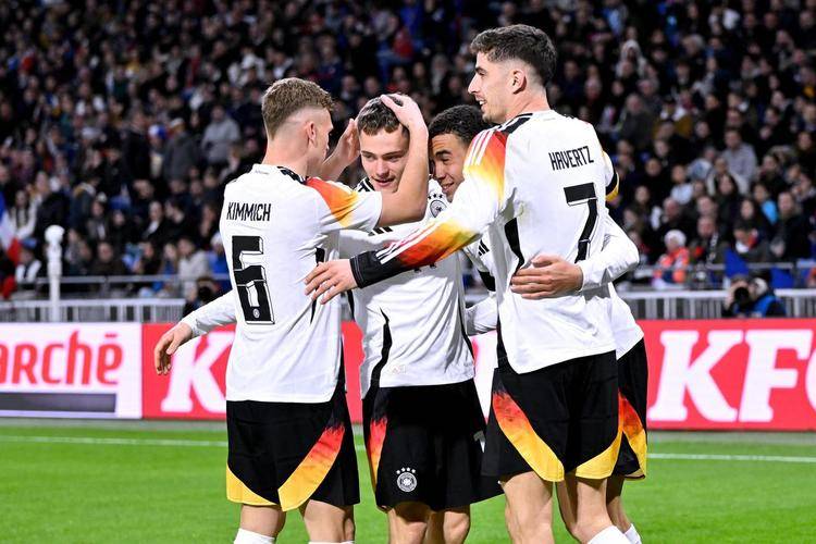 欧国联赛双方球队争夺晋级权益