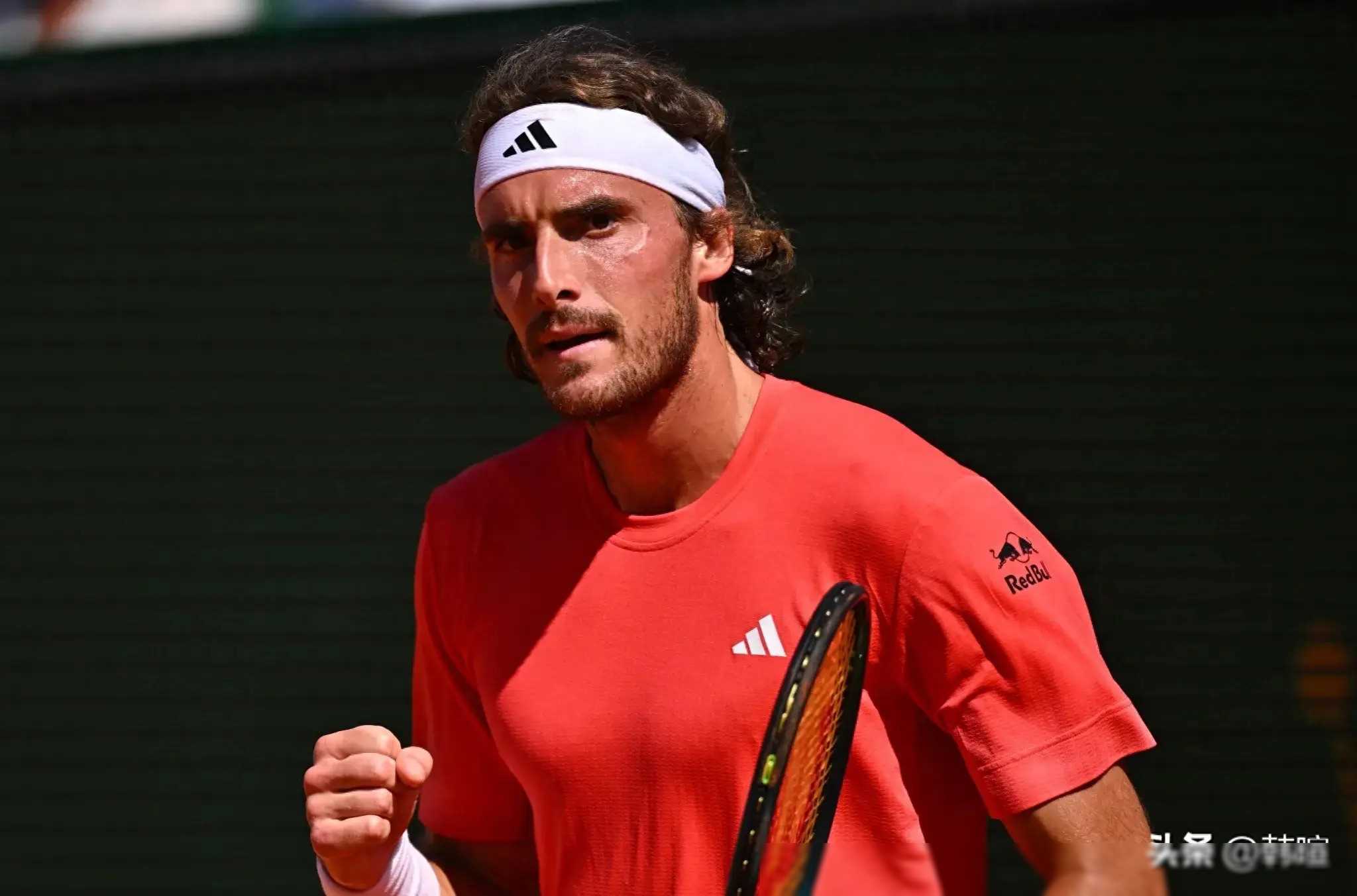 关于温网翻盘联合杯，西西帕斯关键制胜的信息