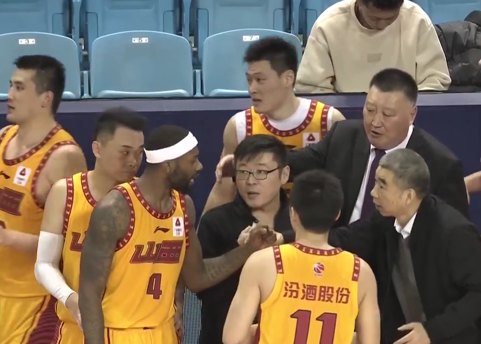 包含四川队翻盘福建队，易建联状态火热的词条