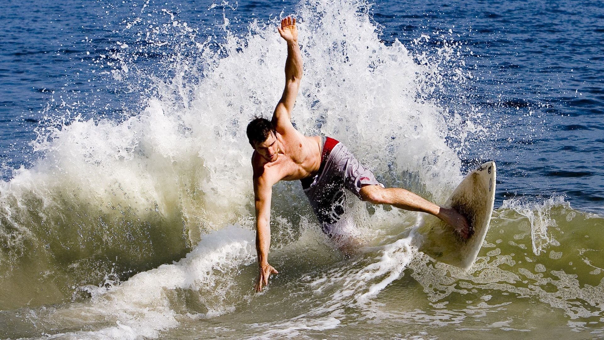 爱游戏官网-阿劳霍评分拉满背后，荷兰击败苏格兰，一场战术与意志的双重胜利